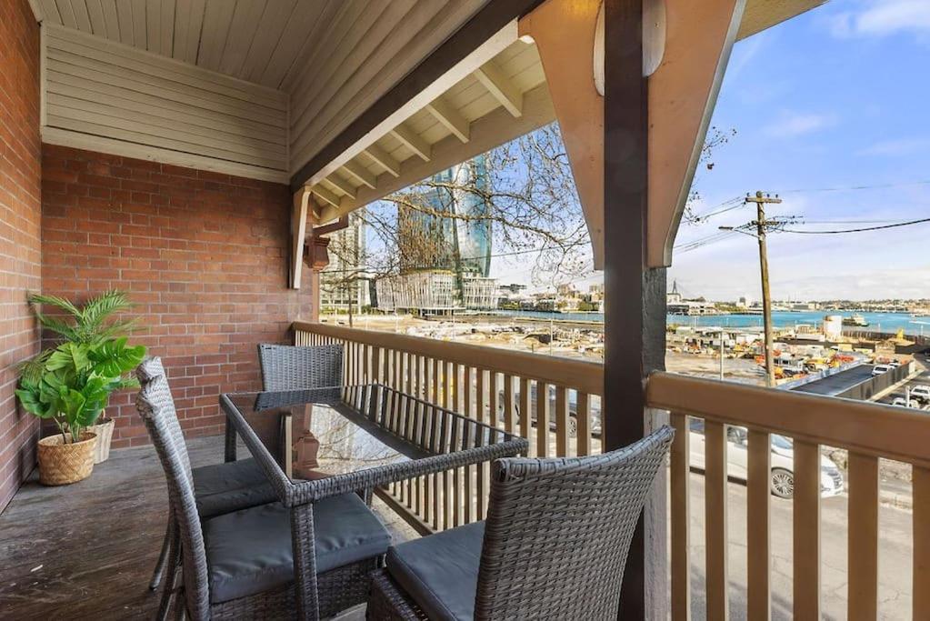Apartment Vacation W Private Rooftop And Harbour View