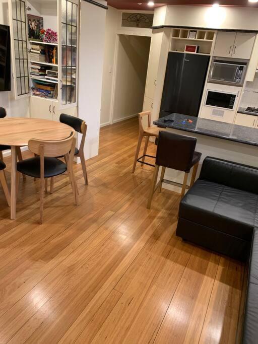 Eastlakes 2 Bedroom Close To Airport * Sydney