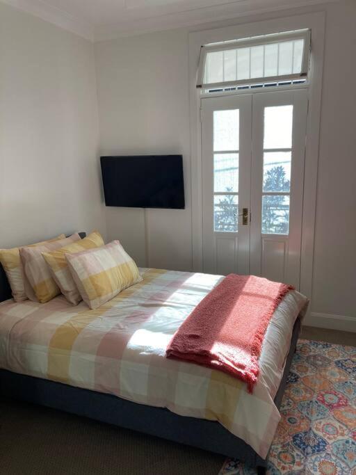 Brand New In Surry Hills *