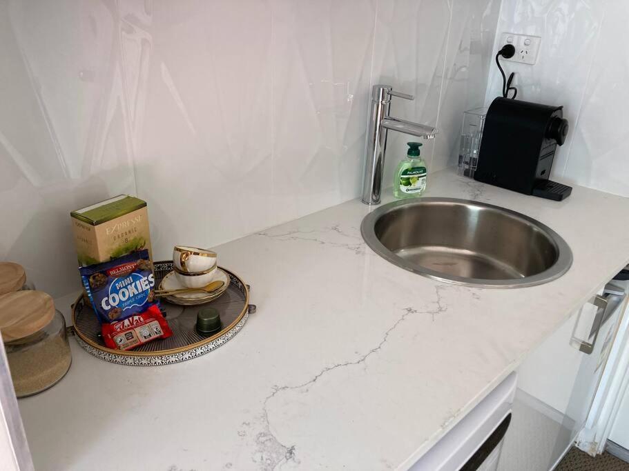 Brand New In Surry Hills Apartment *