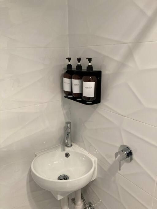 Apartment Compact For Solo Travellers