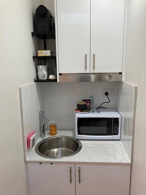 Compact For Solo Travellers Apartment *