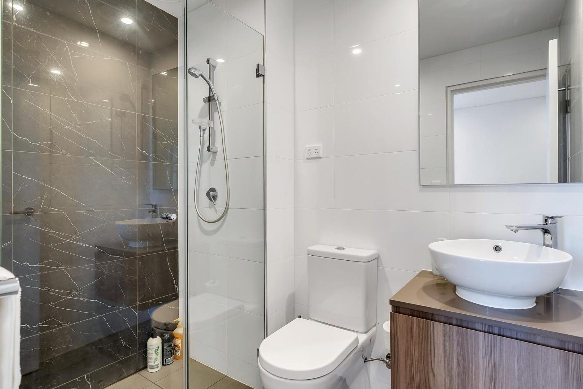 Apartment 301b View 2bedroom Abnb Style Nr Plaza And Train With 2 Free Parking *