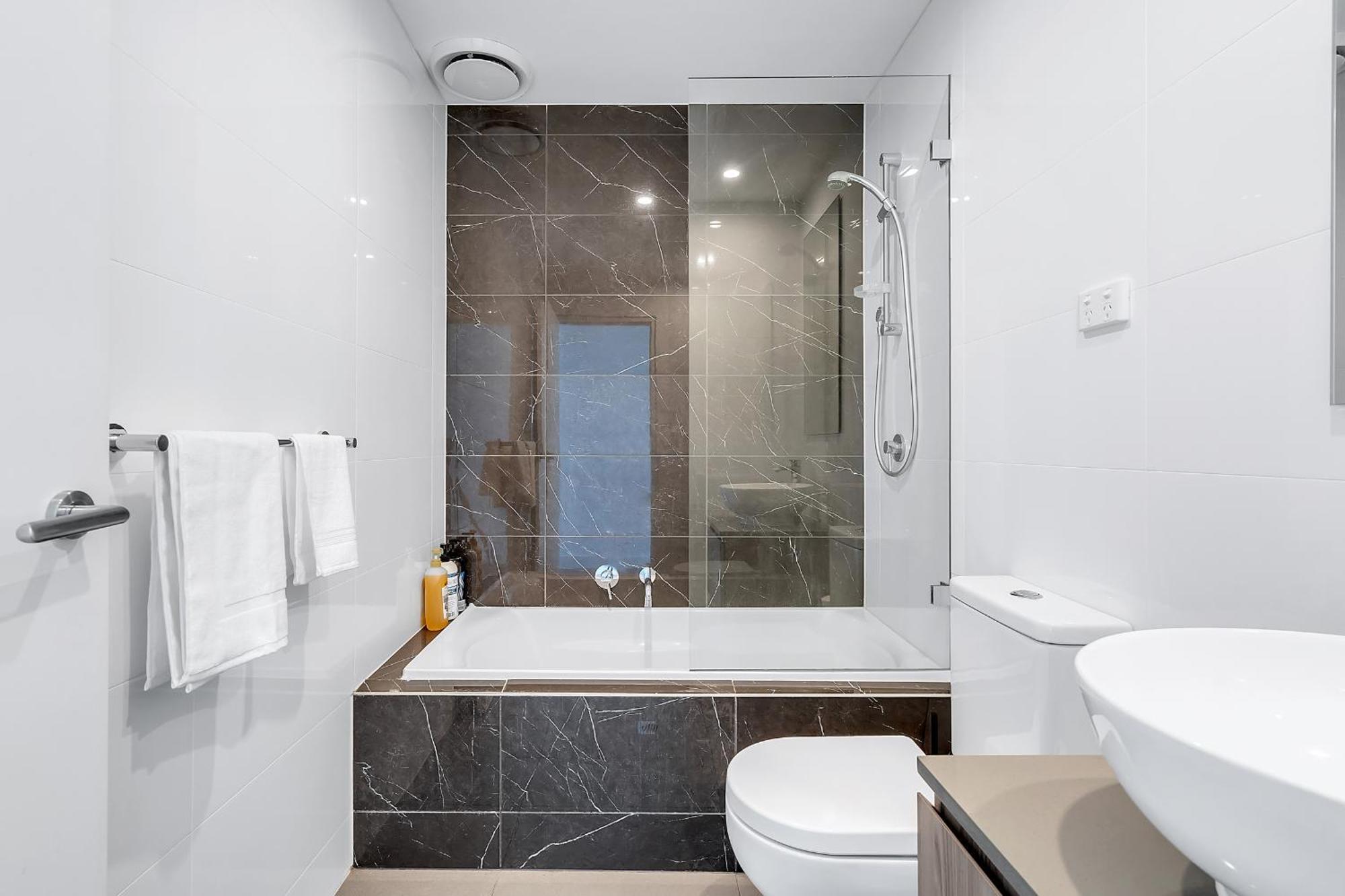 301b View 2bedroom Abnb Style Nr Plaza And Train With 2 Free Parking Apartment *