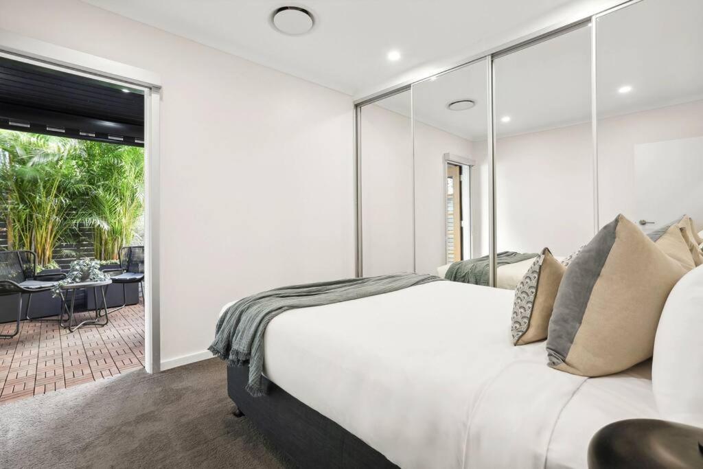 2br Terrace In Trendy Surry Hills Apartment
