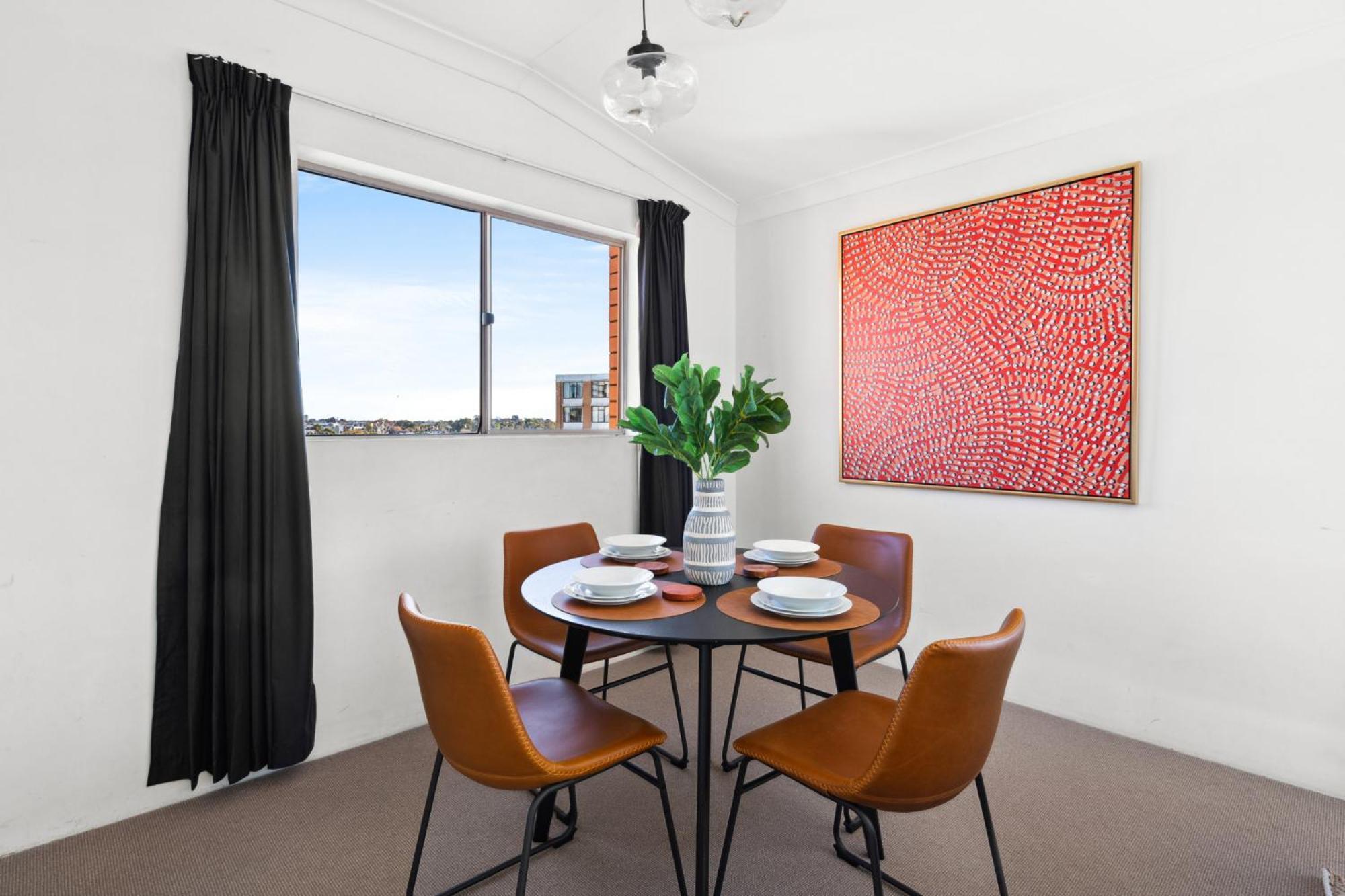 Spacious Inner-west 2-bed With Alfresco Dining * Sydney