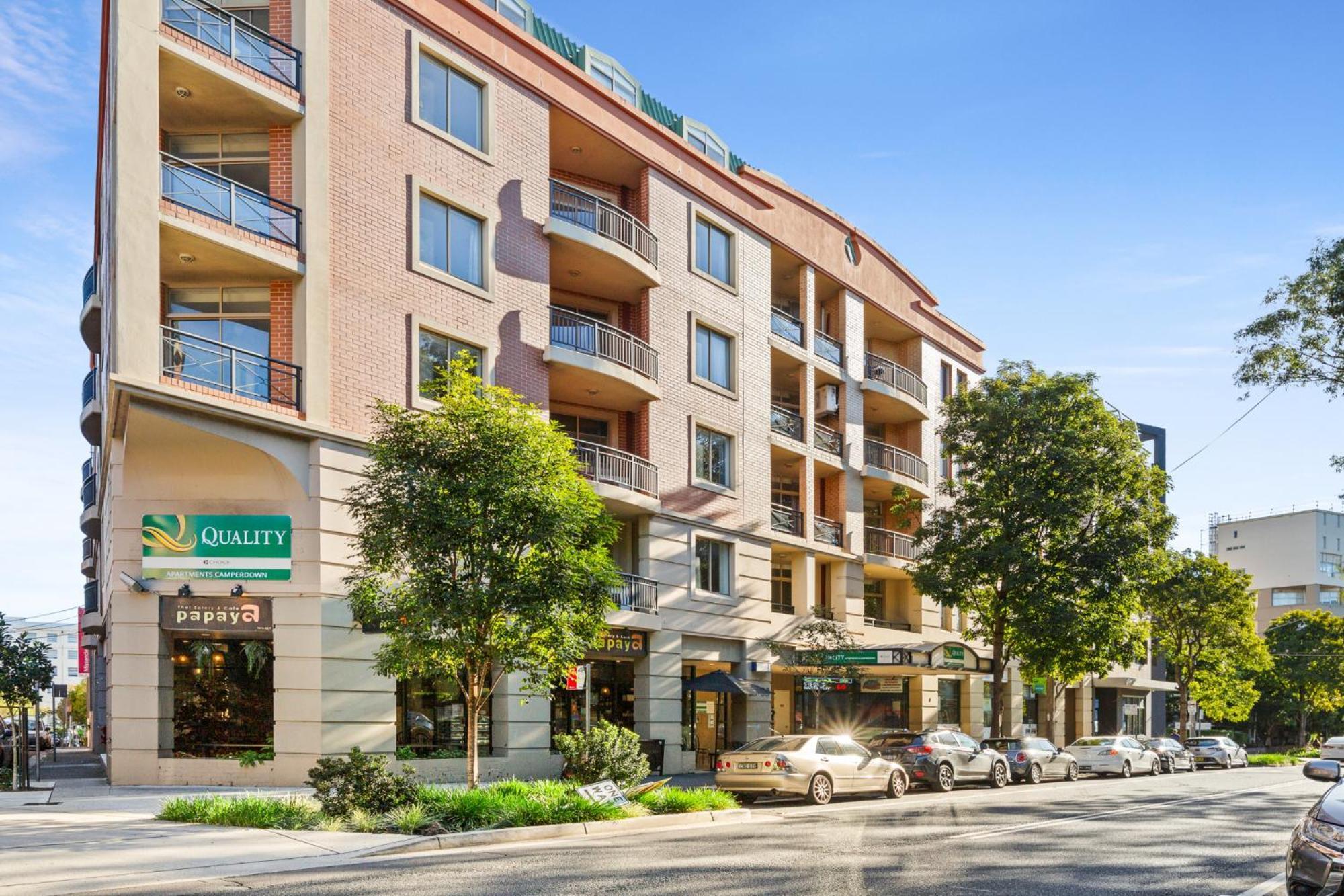 Spacious Inner-west 2-bed With Alfresco Dining *