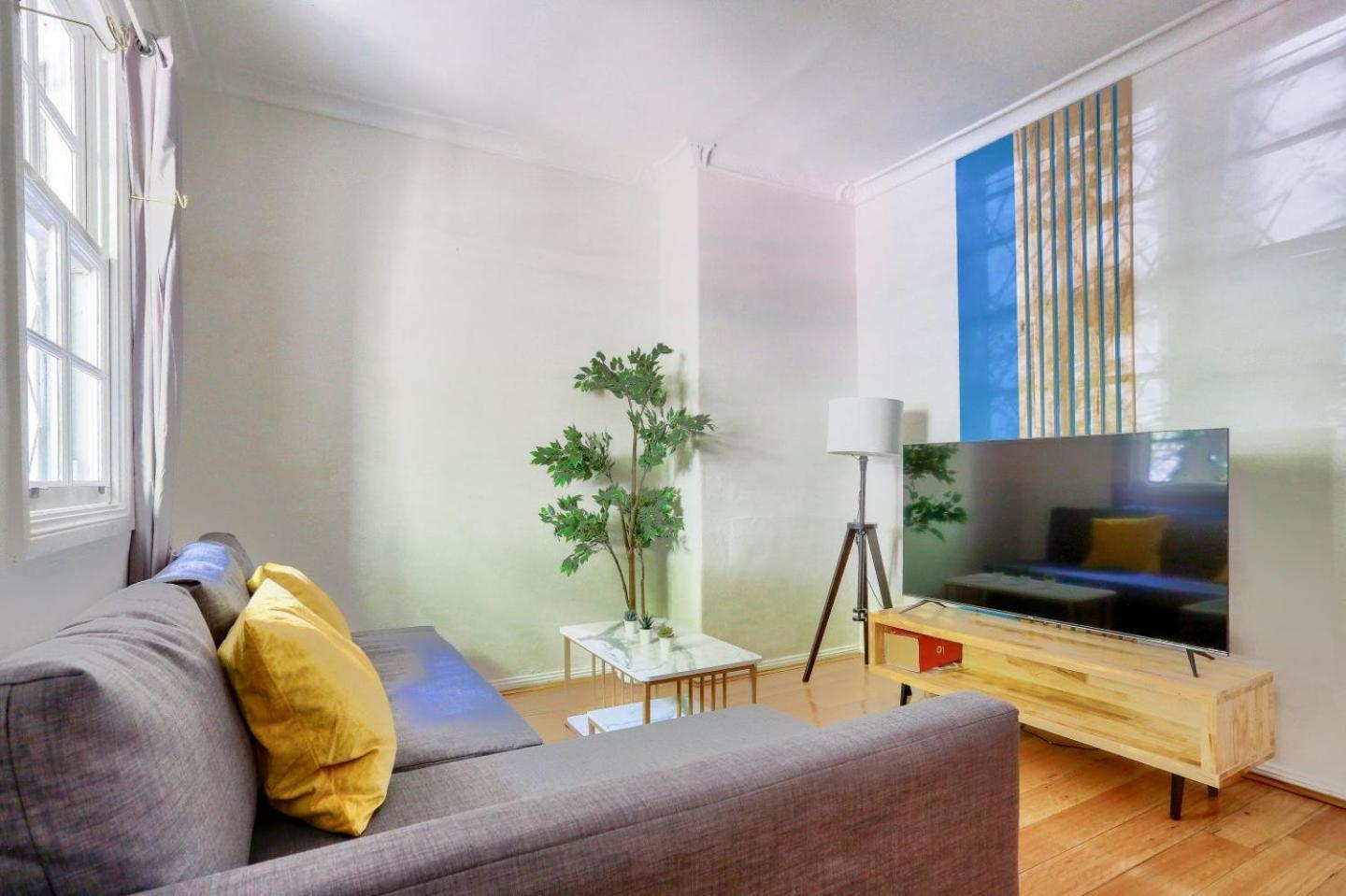 2 Bedroom Darling Harbour - Pyrmont 2 E-bikes Included * Sydney