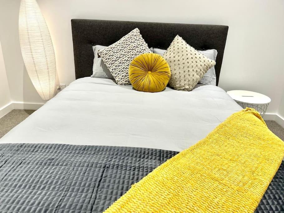 Wow New Gorgeous 2 Bed 2 Bath Parking Apartamento Sidney