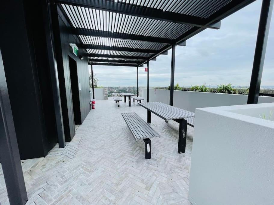 Wow New Gorgeous 2 Bed 2 Bath Parking Apartamento Sidney