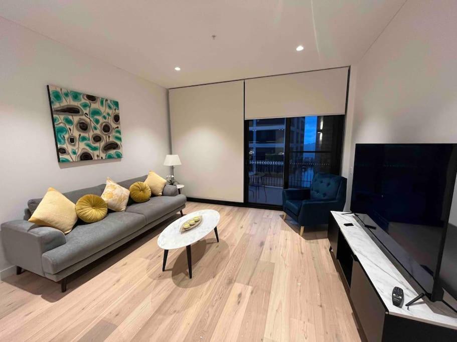 Wow New Gorgeous 2 Bed 2 Bath Parking Apartamento *
