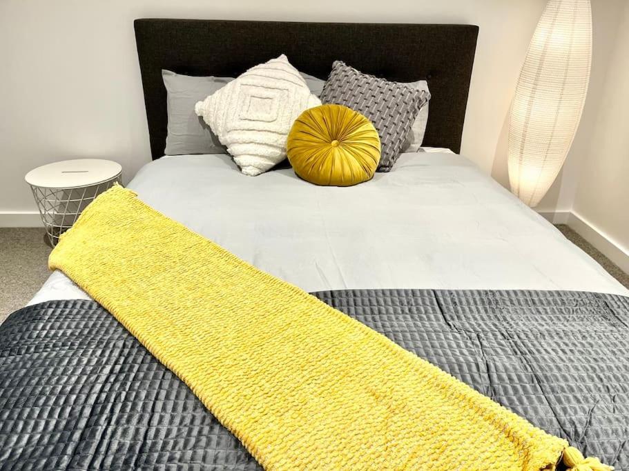 Wow New Gorgeous 2 Bed 2 Bath Parking Apartamento Sidney