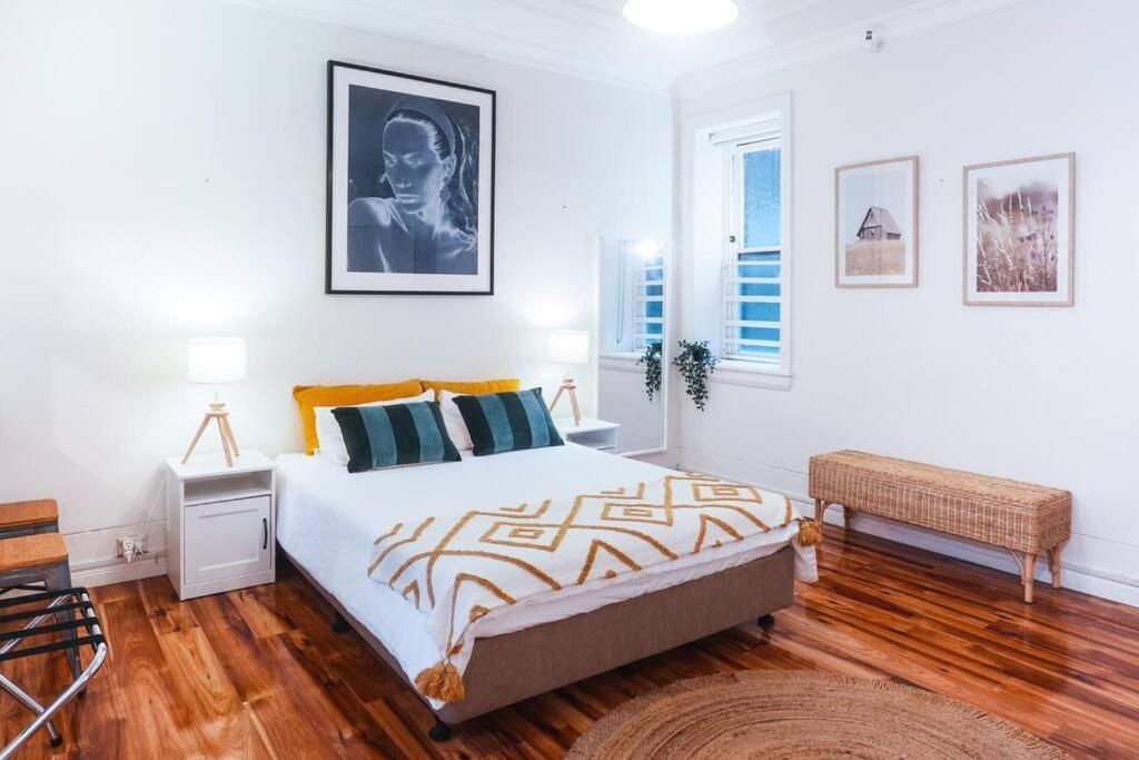 Large Near Train & Tower Apartment