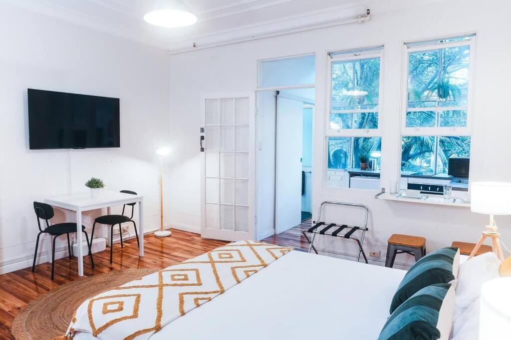 Apartment Large Near Train & Tower