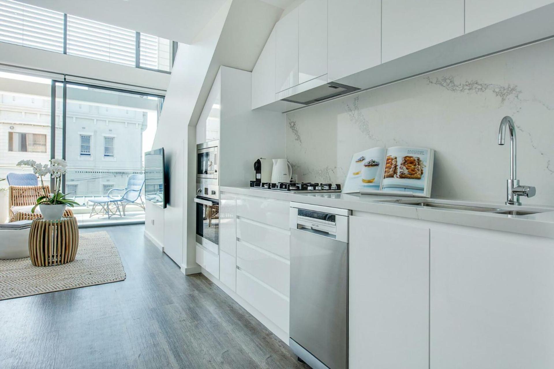 Apartment Surfside Isyd Sydney