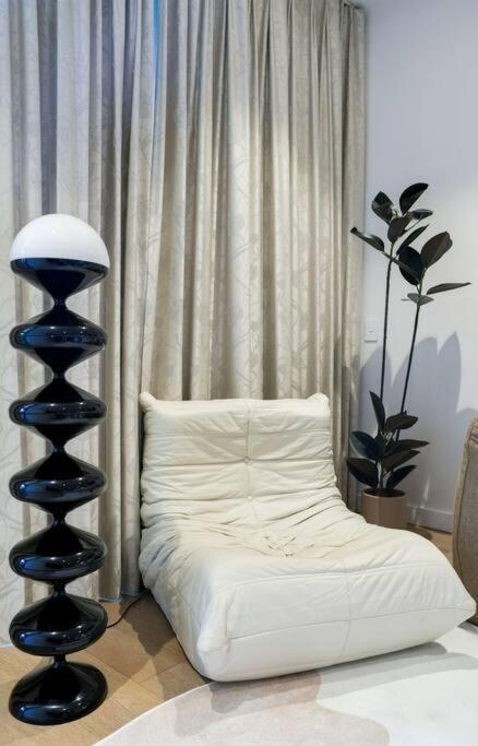 Modern Urban Oasis In The Heart Of Chinatown * Sidney