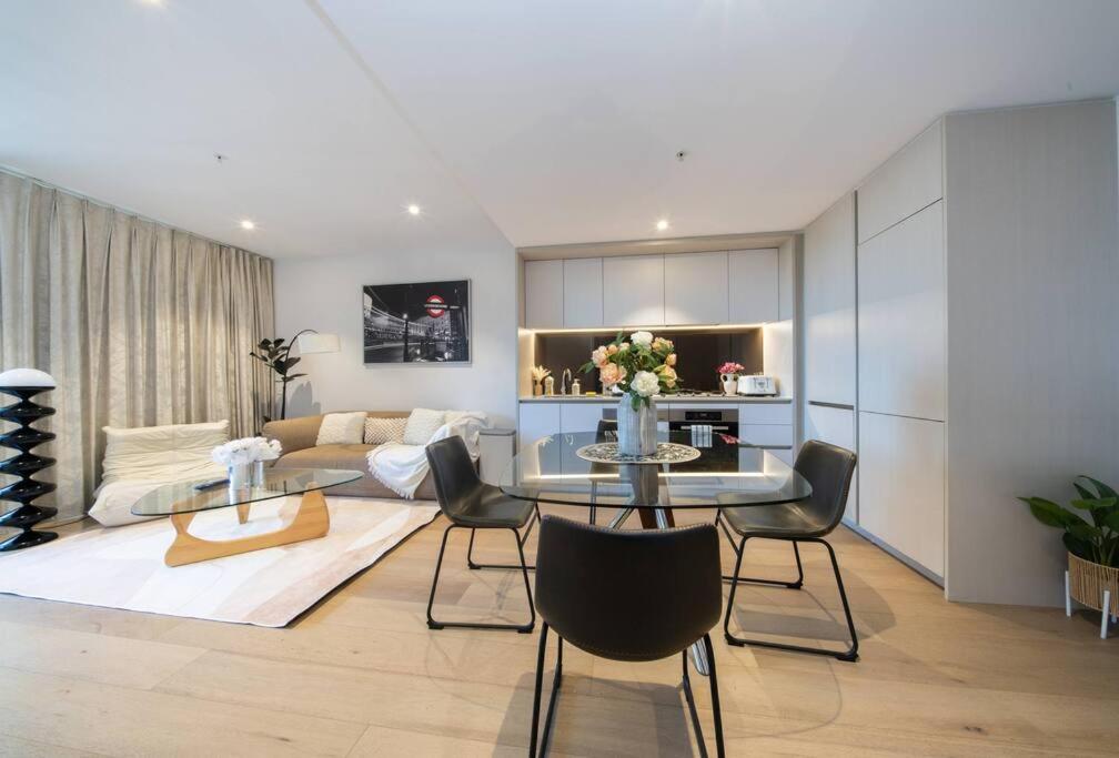 Modern Urban Oasis In The Heart Of Chinatown *