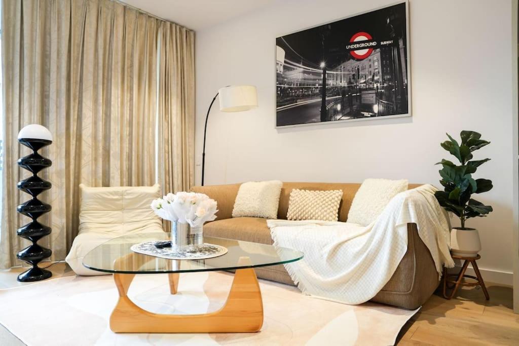 Modern Urban Oasis In The Heart Of Chinatown Sidney