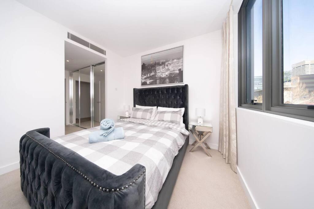 Modern Urban Oasis In The Heart Of Chinatown