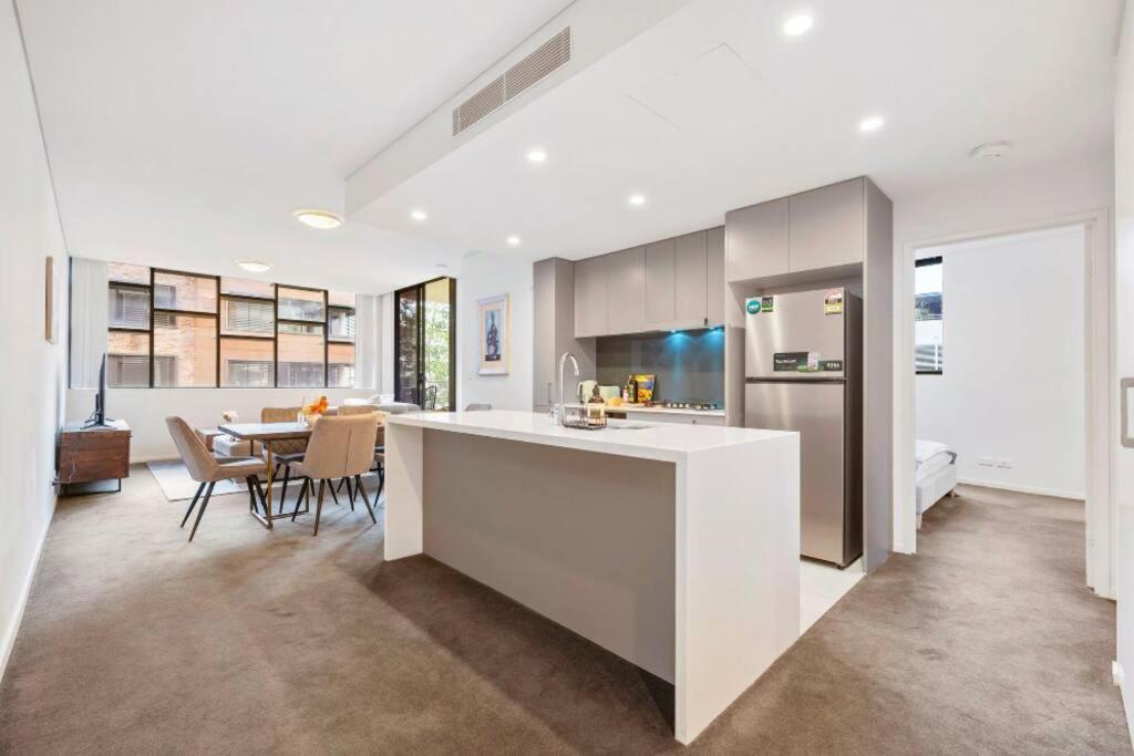 Apartment Modern Two Bed In The Centre Of Erskenville Sydney