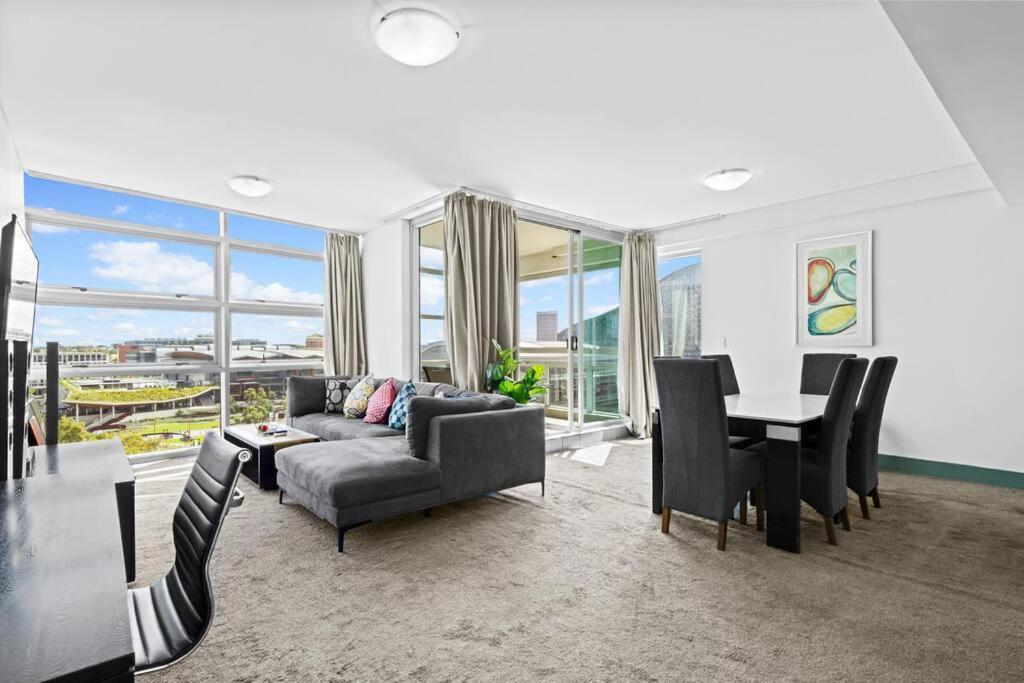 Stylish 4bd Cbd Apartment *