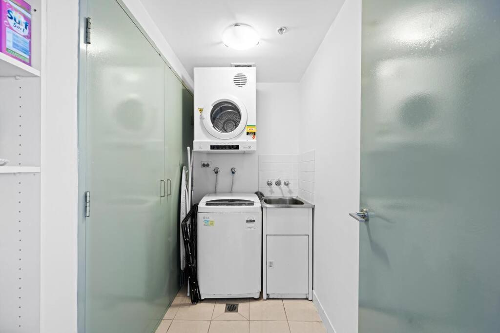 Stylish 4bd Cbd Apartment *
