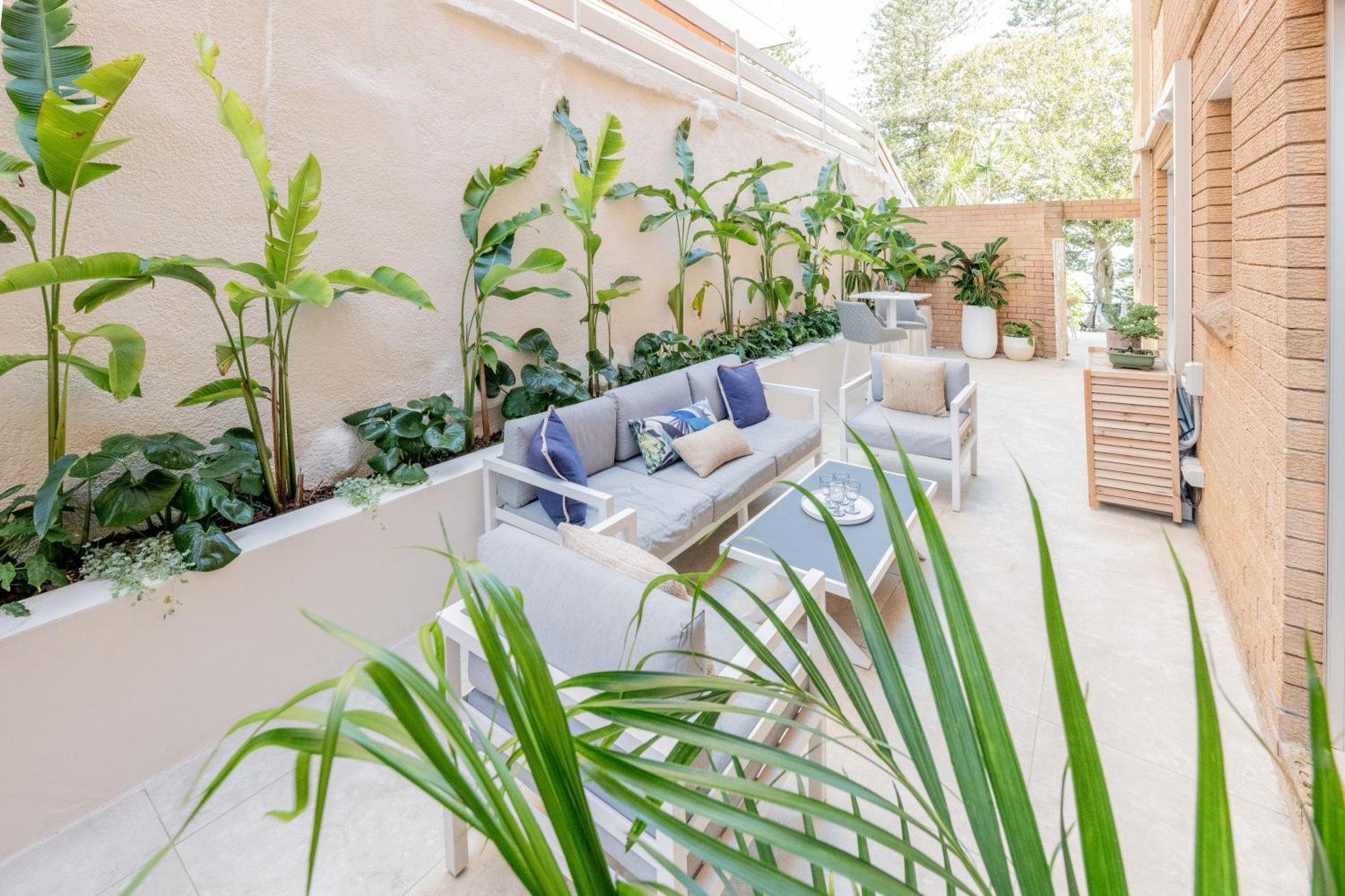 Apartment 3 Bedroom Beachfront Manly Garden *