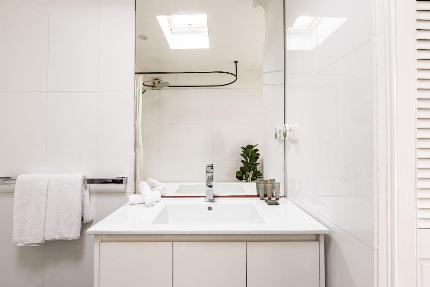 'the Buckland Terrace' Timeless Inner-city Treasure Holiday home