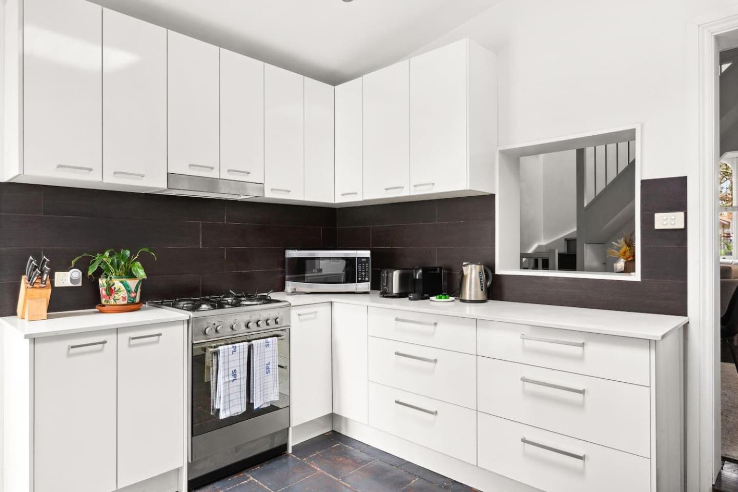 Holiday home 'the Buckland Terrace' Timeless Inner-city Treasure