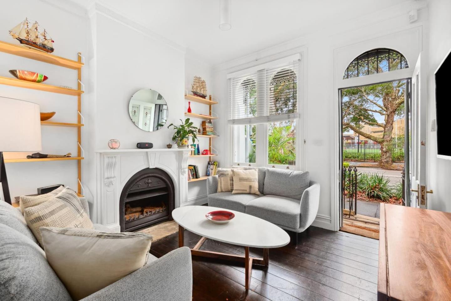 Holiday home 'the Buckland Terrace' Timeless Inner-city Treasure