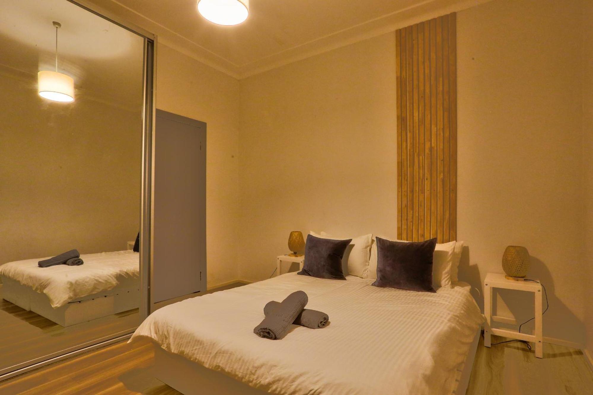 Close To 2 Bedroom House Surry Hills * Sydney