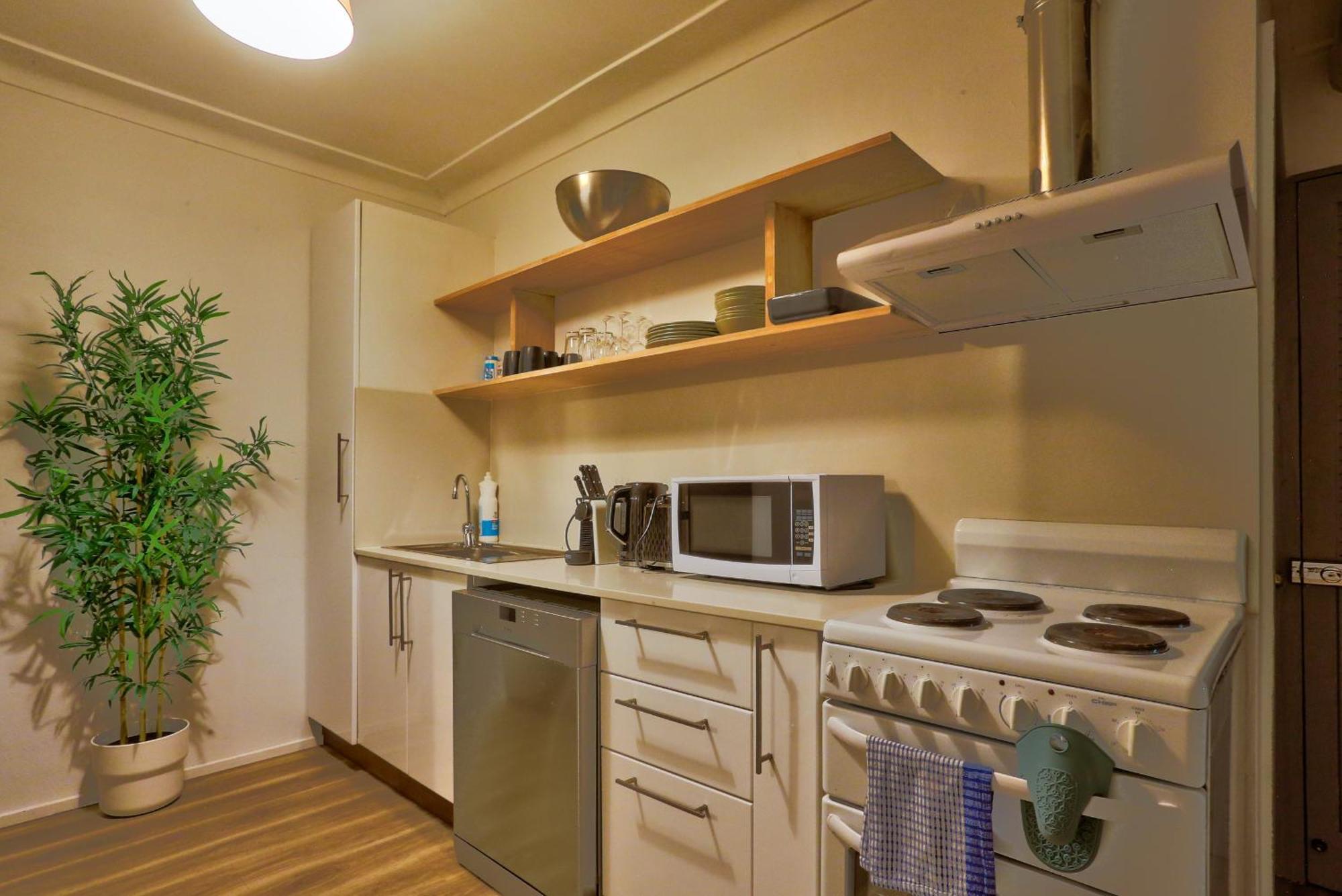 Close To 2 Bedroom House Surry Hills *