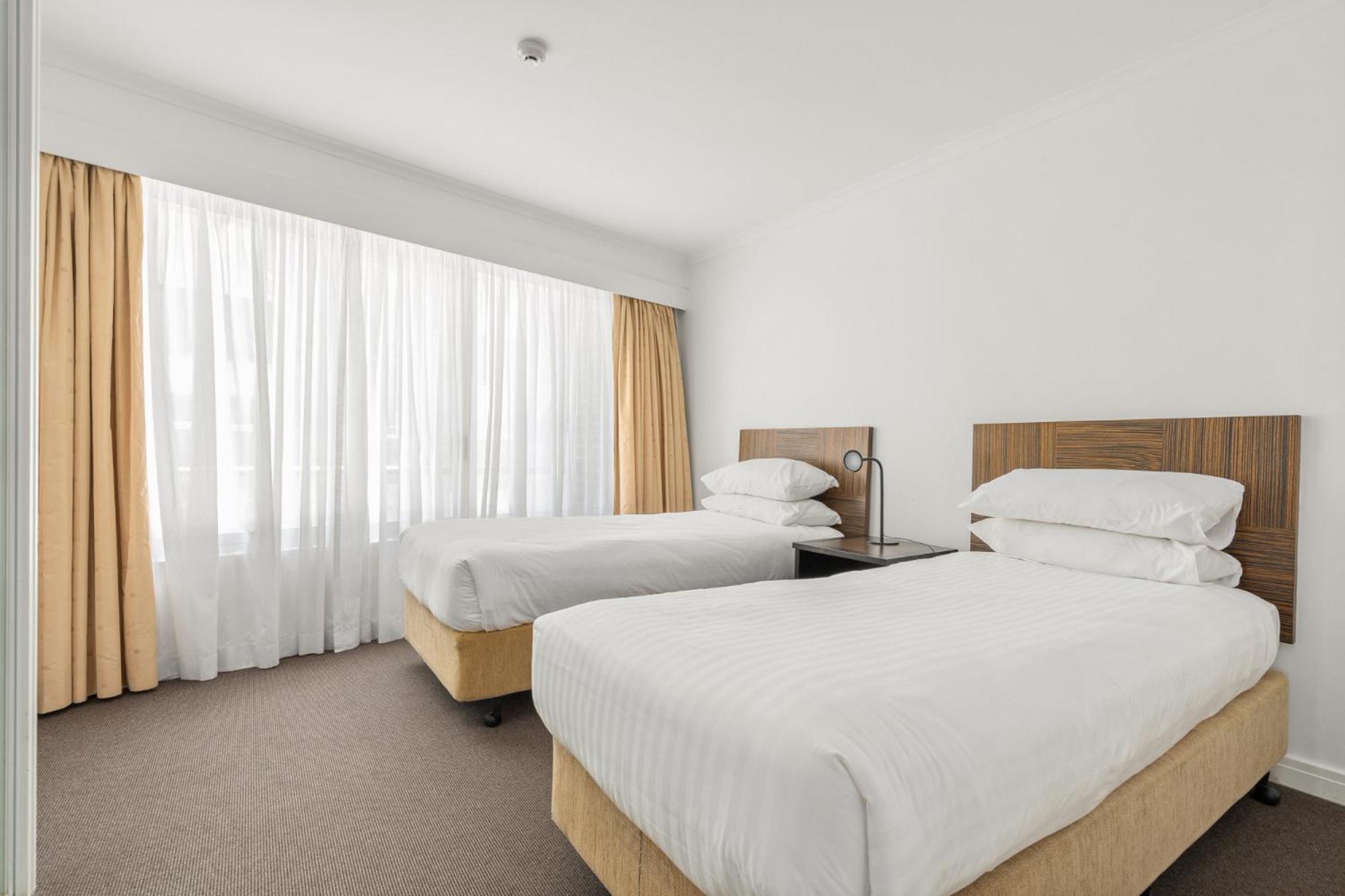 Ocean-facing 2-bed Manly Unit With Gym & Sauna Sydney