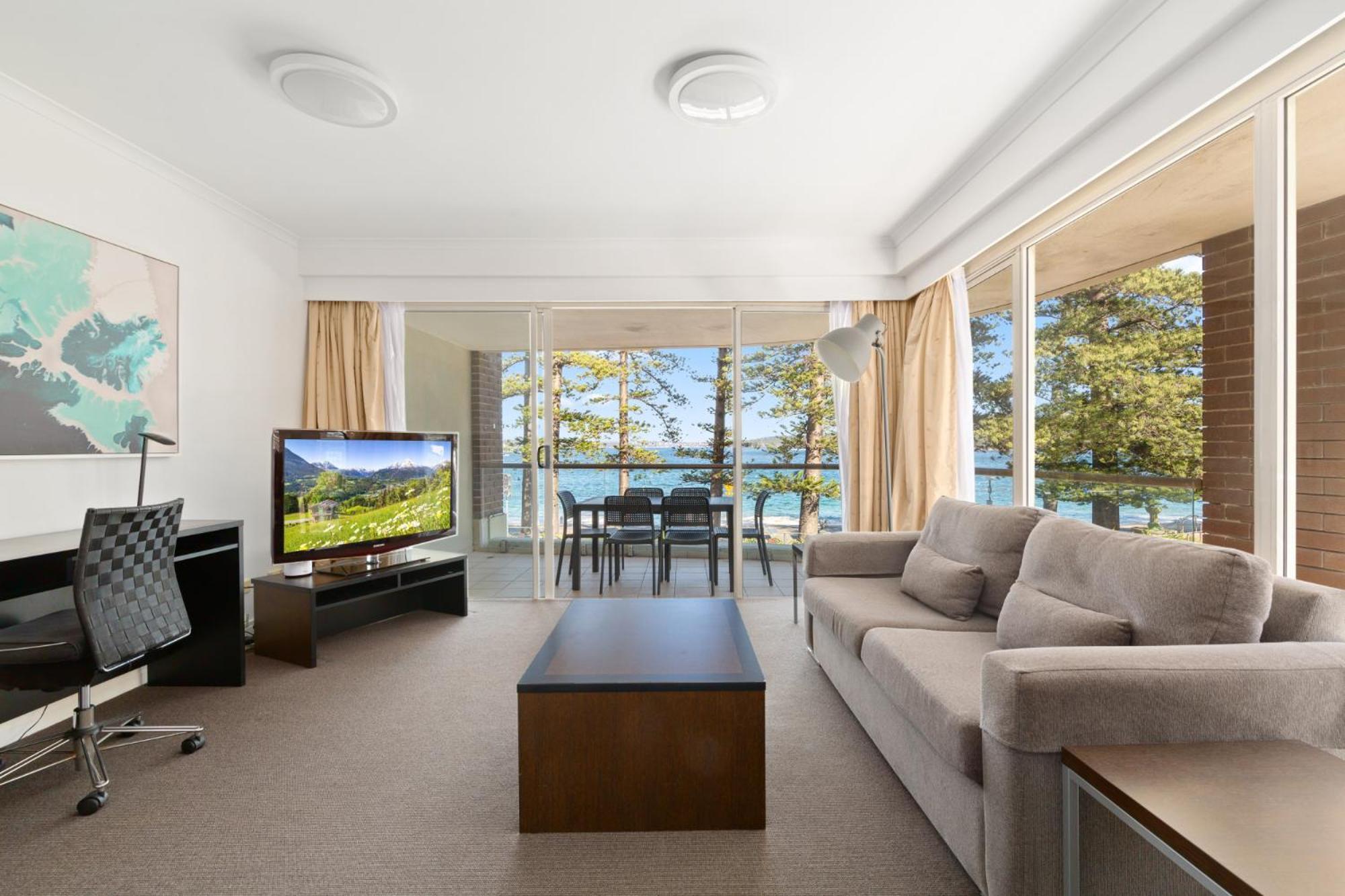 Apartment Ocean-facing 2-bed Manly Unit With Gym & Sauna