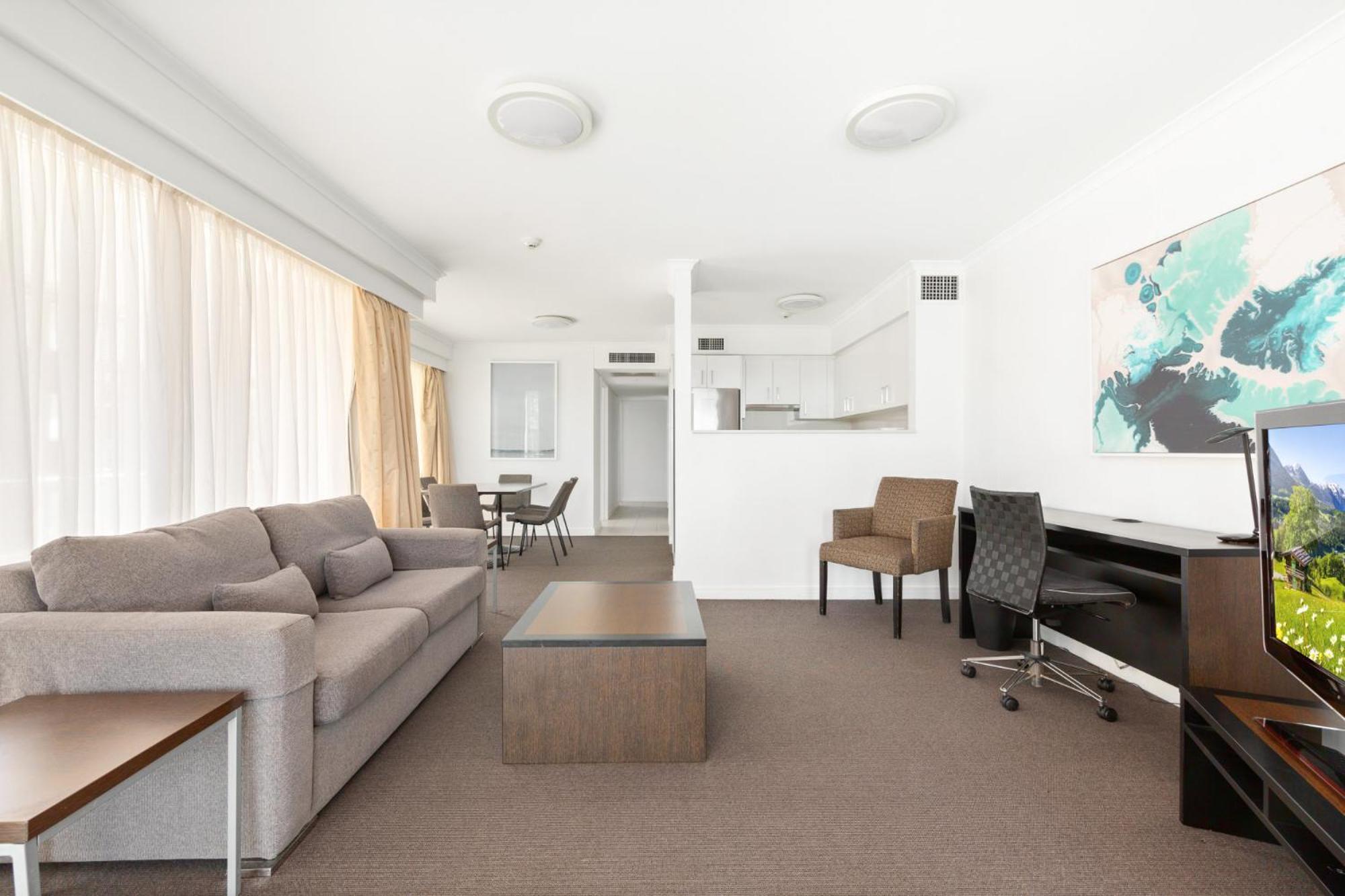 Ocean-facing 2-bed Manly Unit With Gym & Sauna Apartment Sydney