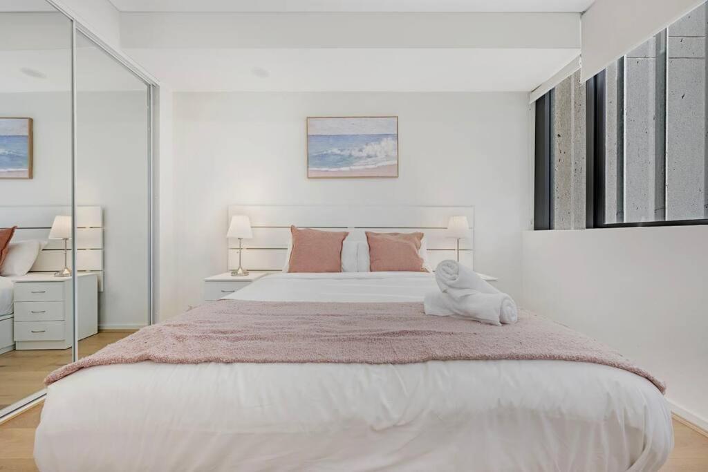 Modern 2b2b With Free Parking Apartment