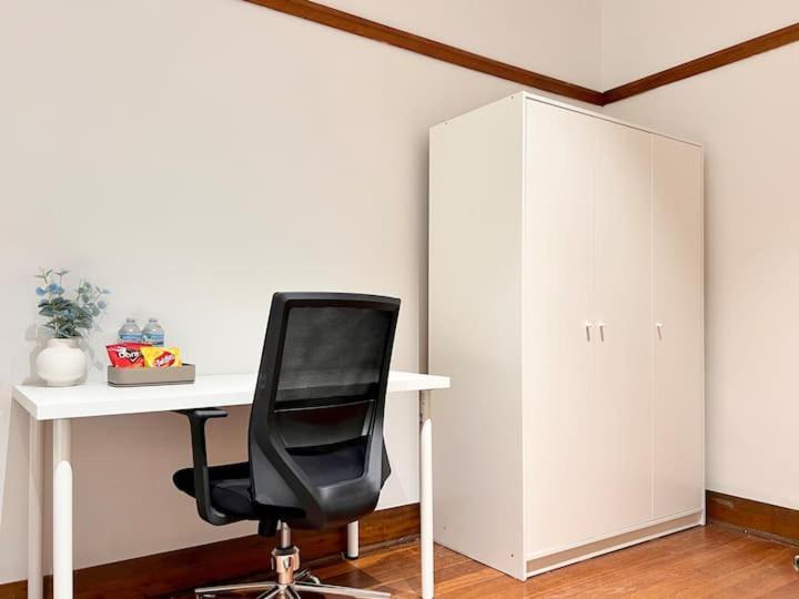 Charming Unit In Authentic Building *