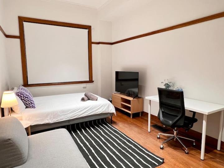 Charming Unit In Authentic Building *