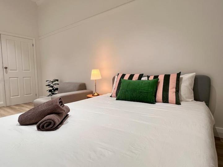 Charming Unit In Authentic Building * Sydney