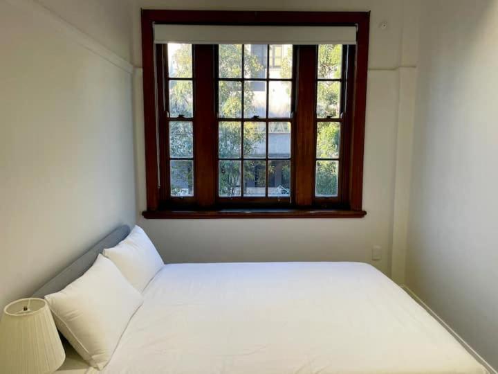 Charming Unit In Authentic Building * Sydney