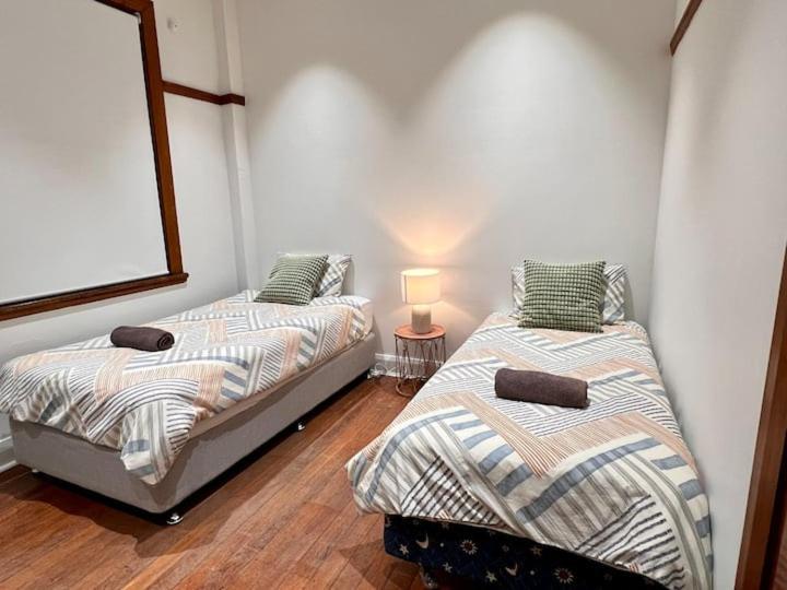 Charming Unit In Authentic Building * Sydney