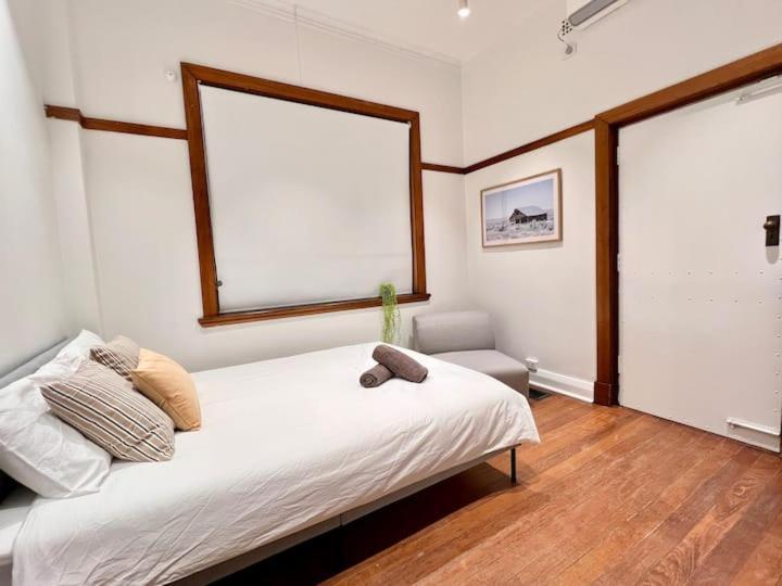 Apartment Charming Unit In Authentic Building *