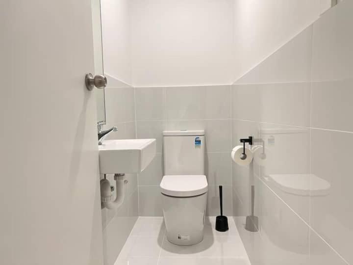 Charming Unit In Authentic Building * Sydney