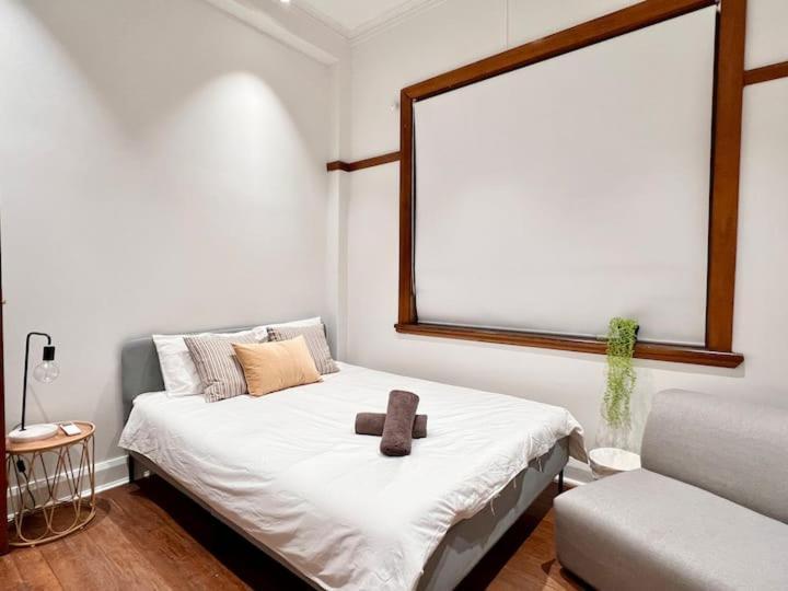 Apartment Charming Unit In Authentic Building