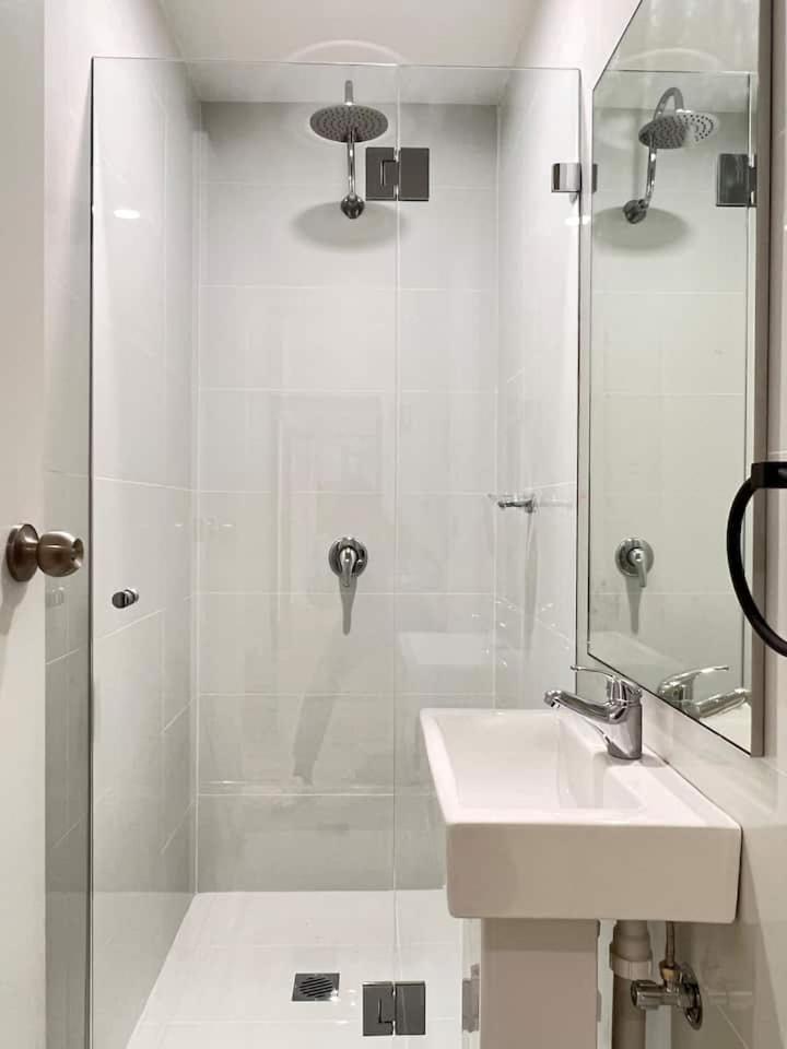 Apartment Charming Unit In Authentic Building *