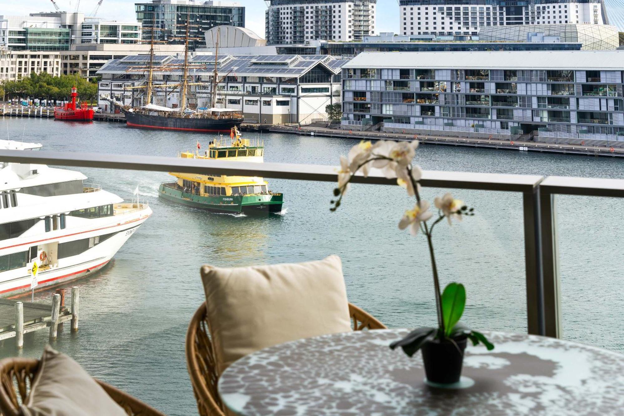 Apartment Holidays In Absolute Waterfront!
