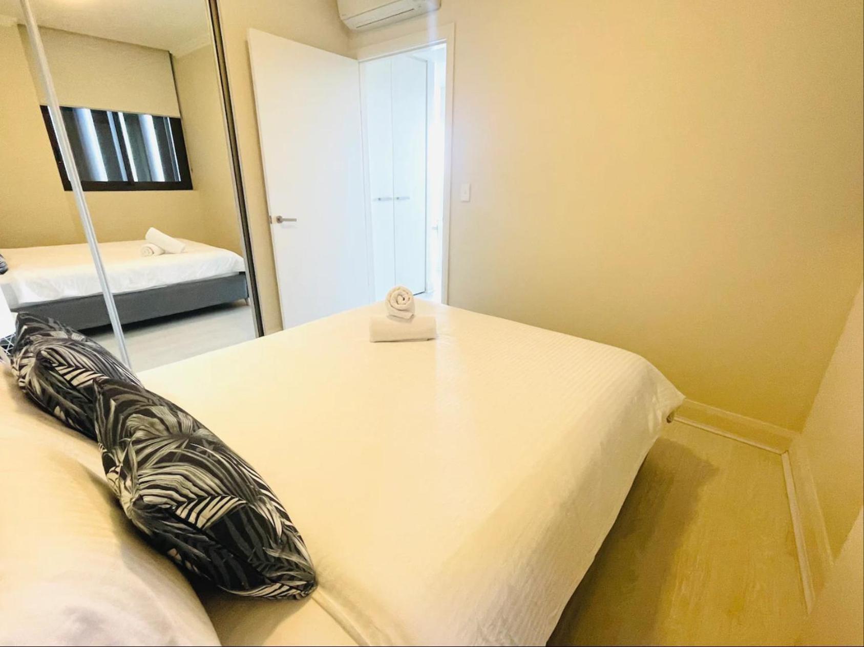 Cozy Olympic Park 2 Bedroom Parking, Wifi * Sydney