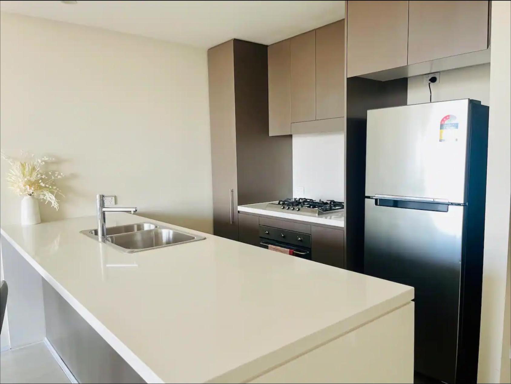 Cozy Olympic Park 2 Bedroom Parking, Wifi Apartment *