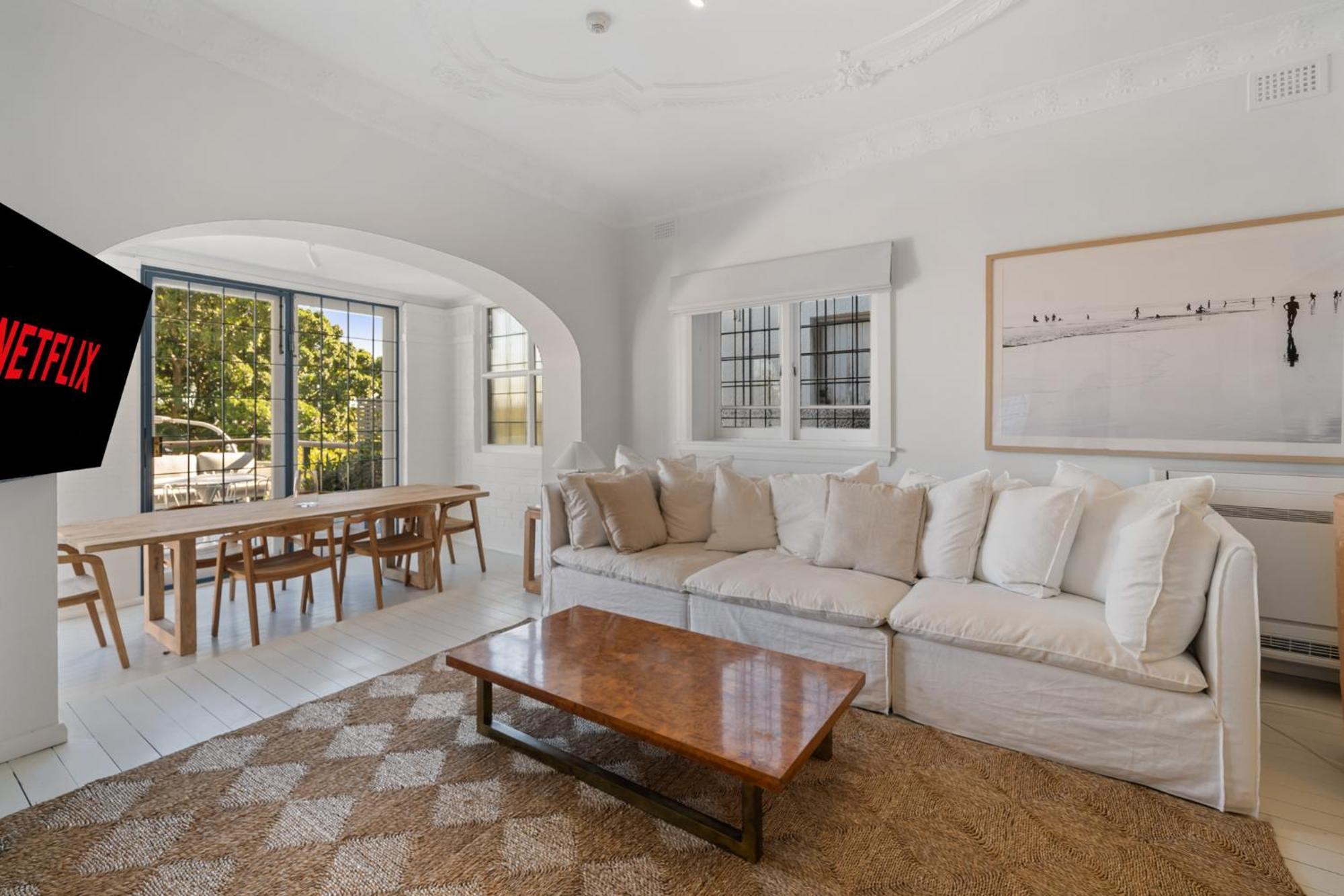 Executive 2br With Balcony Near Yarranabbe Park Apartment Sydney