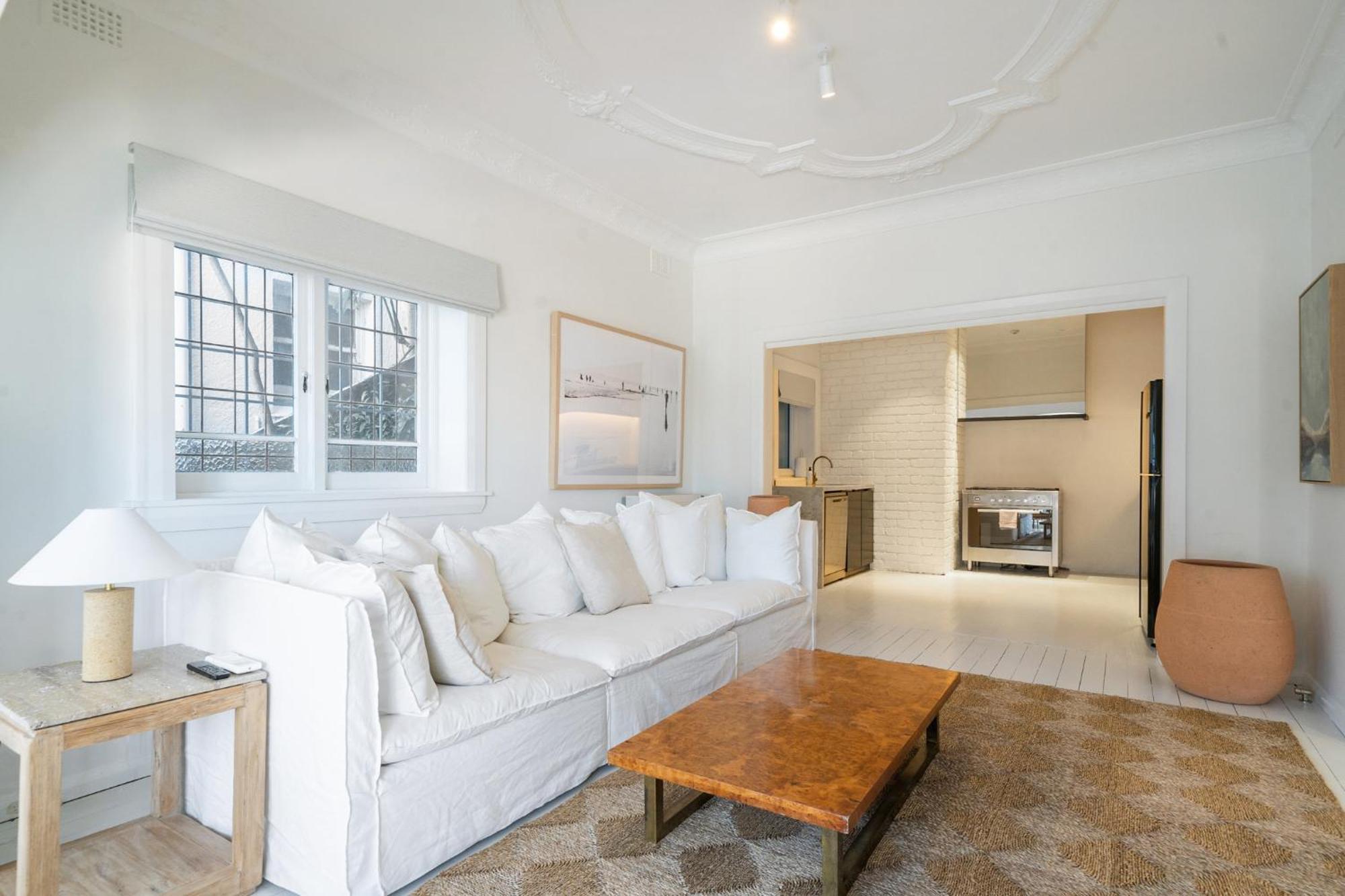 Executive 2br With Balcony Near Yarranabbe Park *